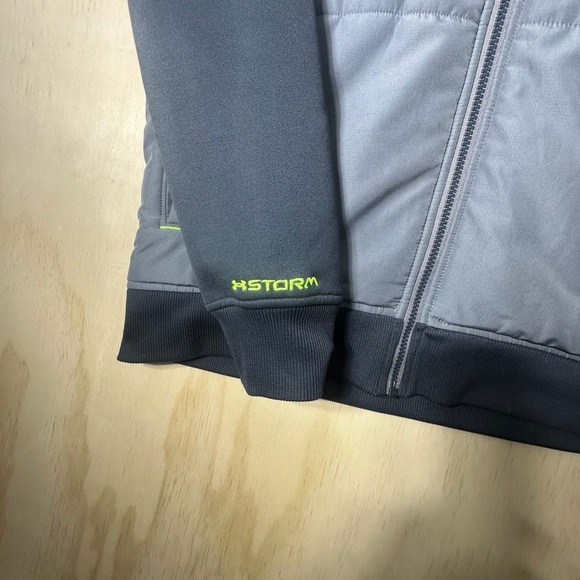 Under Armour Storm Cold Gear Infrared Jacket Size Medium Loose Fit Winter Jacket - Picture 5 of 10